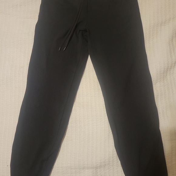 Lululemon Soft Jersey Classic-Fit Mid-Rise Jogger.Size 2 black - Picture 5 of 5